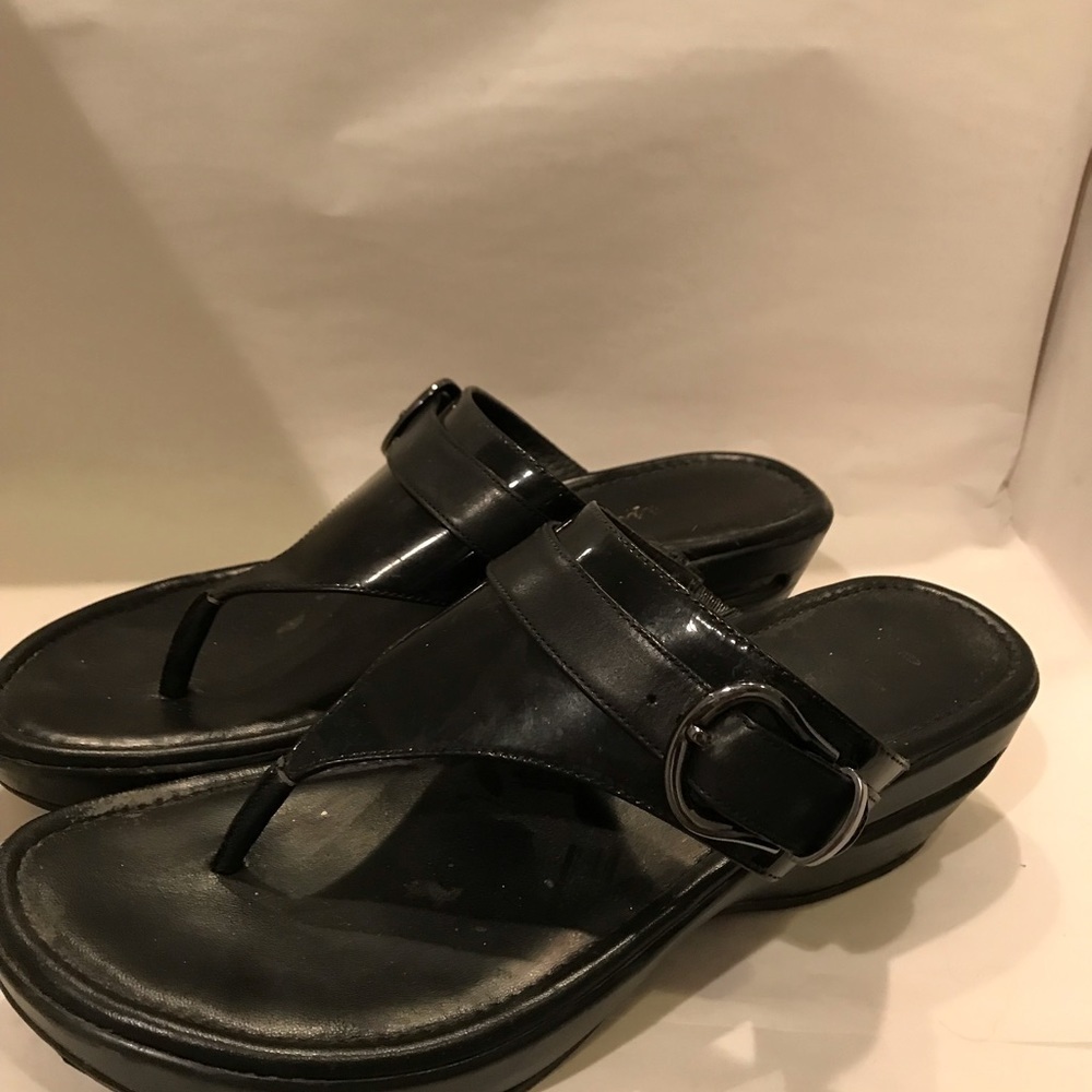 Sandals - Picture 2 of 5